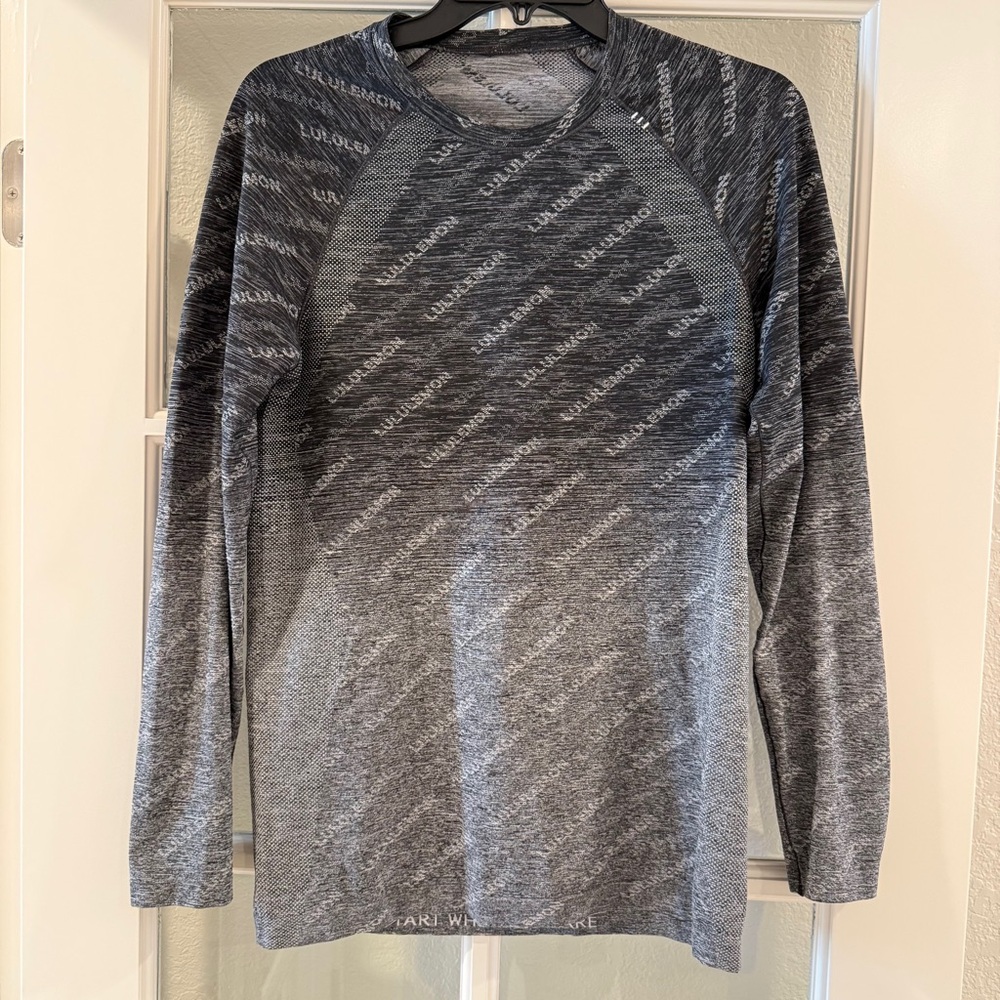 Lululemon Men Metal Vent Tech Long-Sleeve Shirt Grey/Black all-over logo Size XS